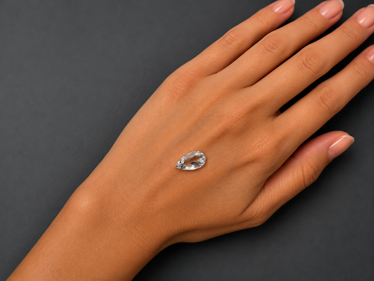 Quarzo Tormalinato Goccia 2.15ct – Pietra Sempreziosa per Gioielleria