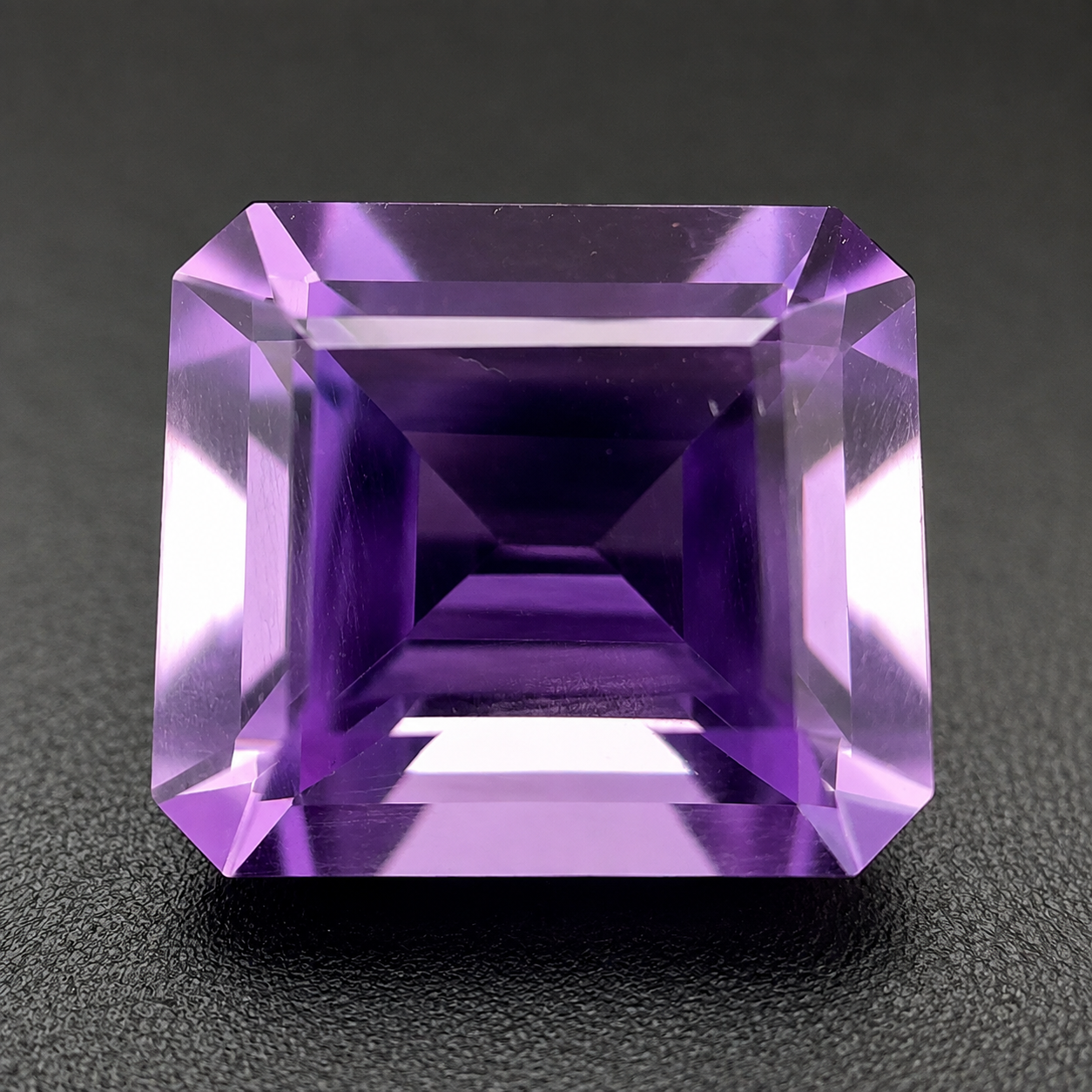 Ametista Naturale Ottagono 10.65ct – Pietra Preziosa Viola per Alta Gioielleria