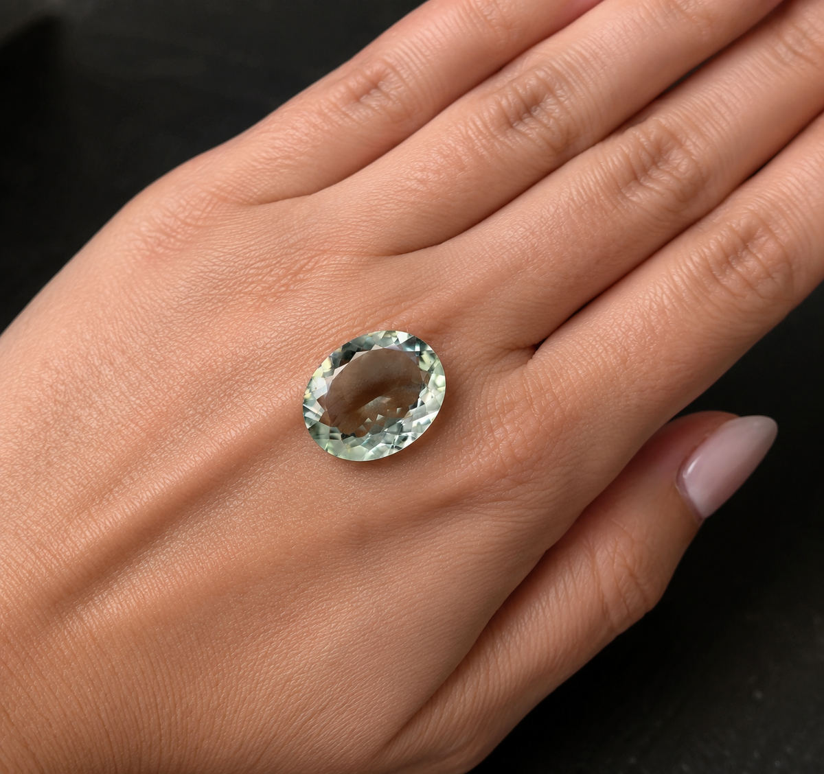 Praseolite Naturale Ovale 26.90ct – Quarzo Verde per Gioielleria