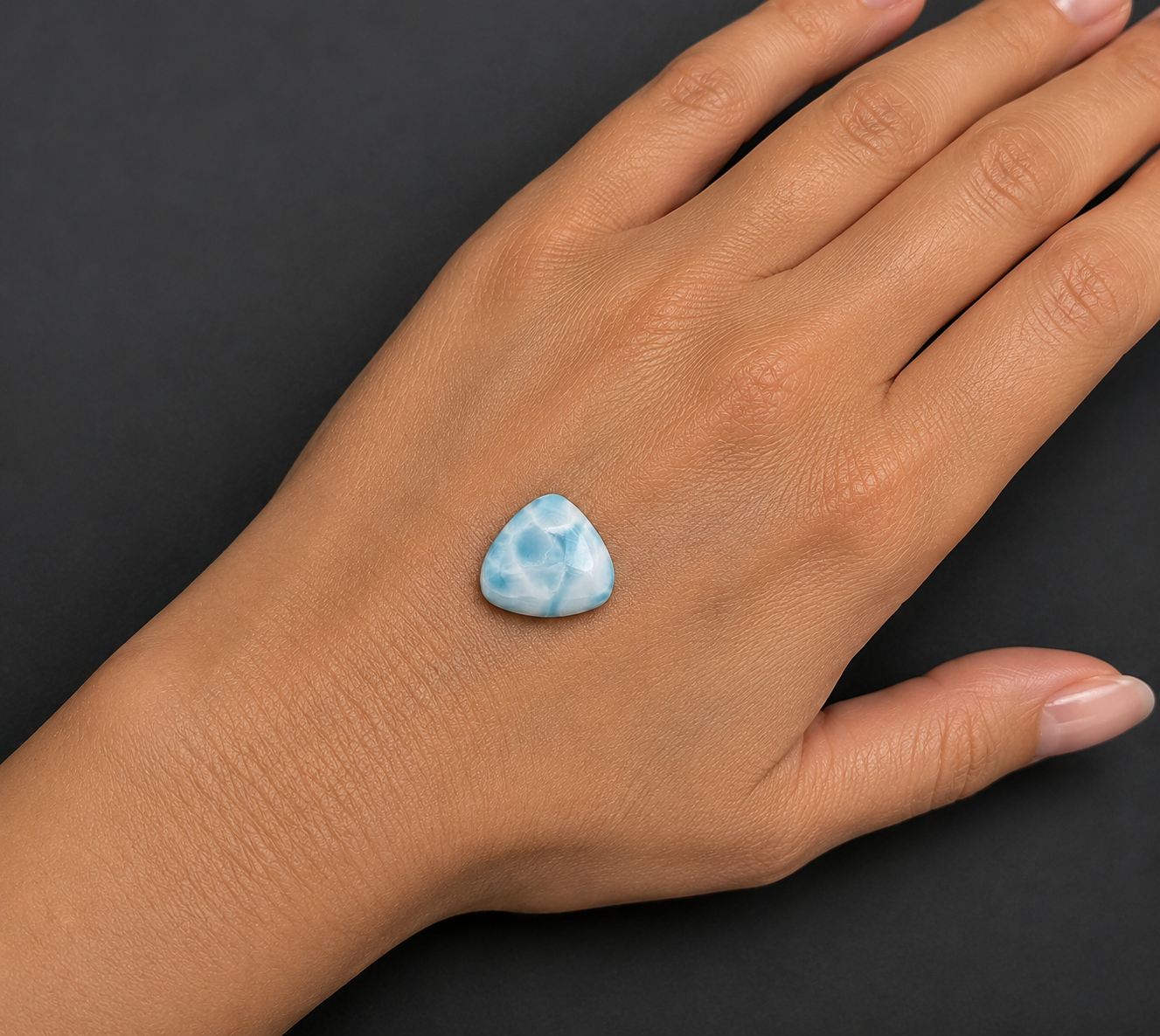 Larimar Naturale Trillion Cabochon 11.70ct – Gemma Rara dei Caraibi per Gioielleria