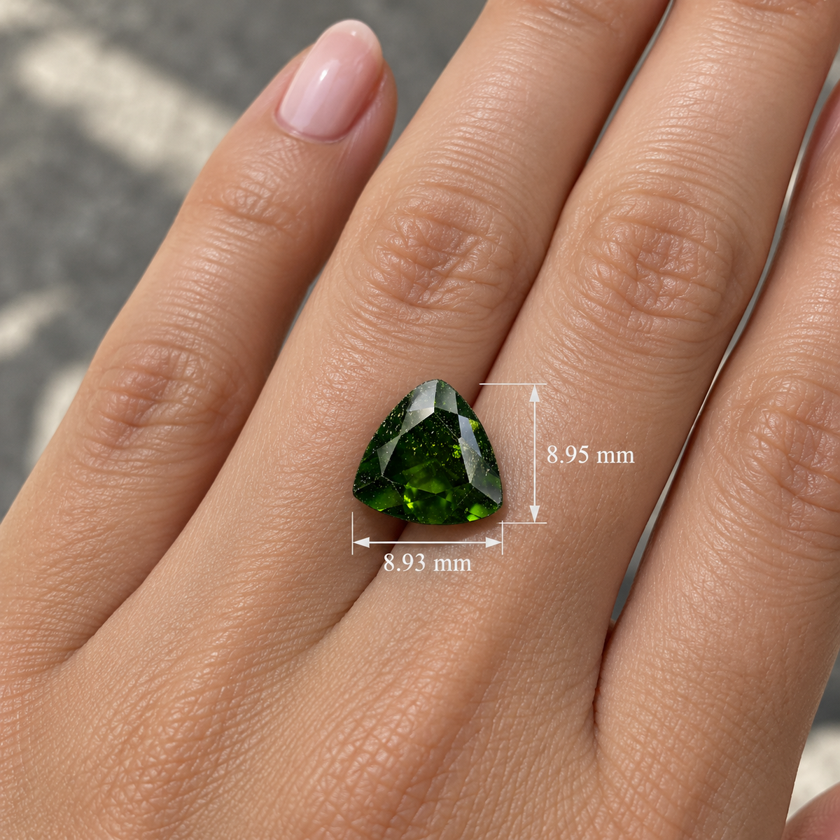 Cromodiopside Naturale Trillion 3.10ct – Gemma Verde Siberiana per Gioielleria