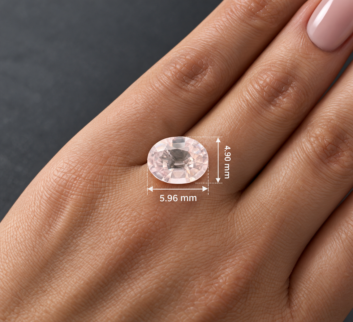 Spinello Bianco Naturale Ovale 0.70ct – Gemma Rara per Alta Gioielleria