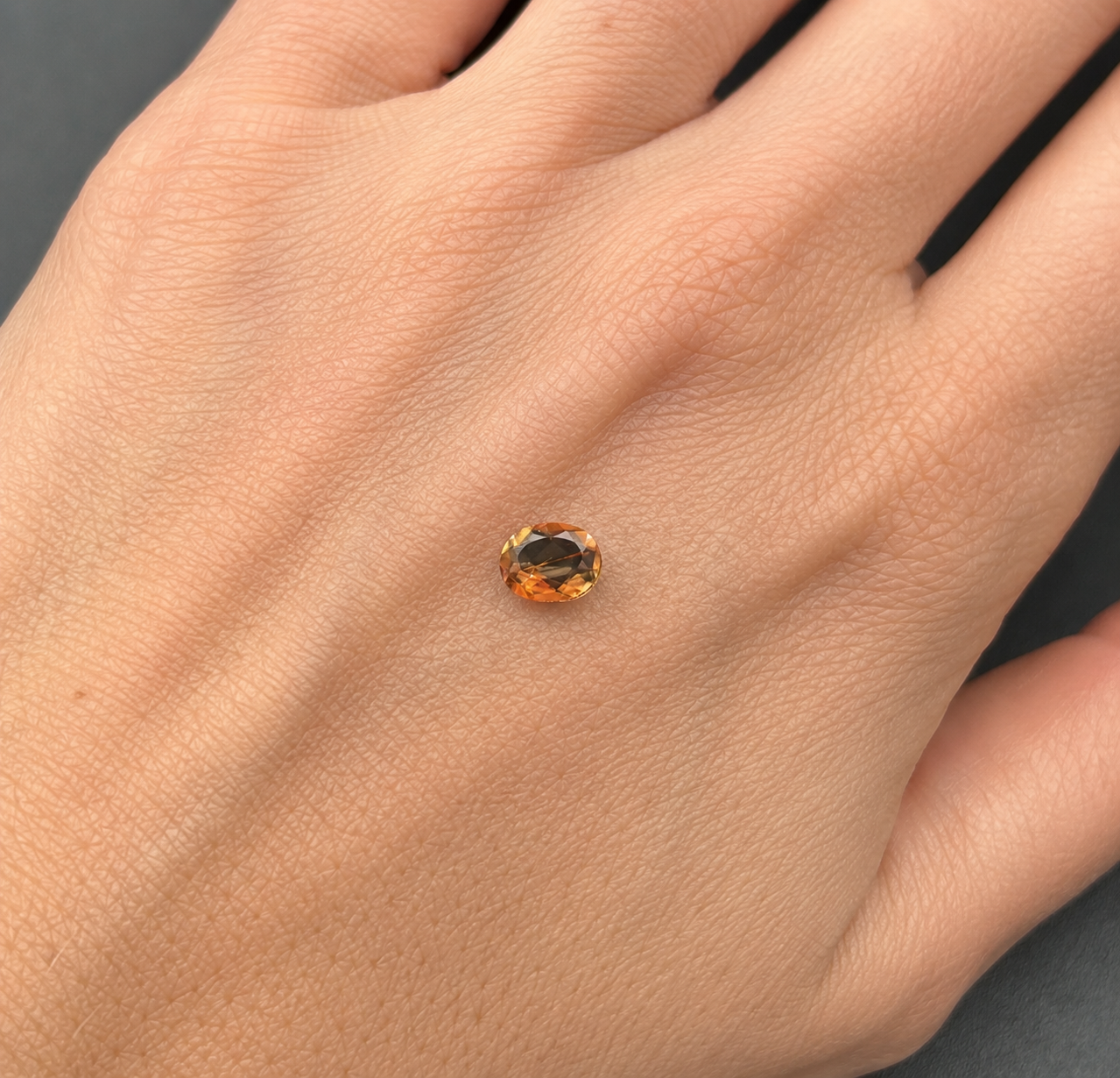 Andalusite Naturale Ovale 0.70ct – Gemma Pleocroica Rara per Gioielleria