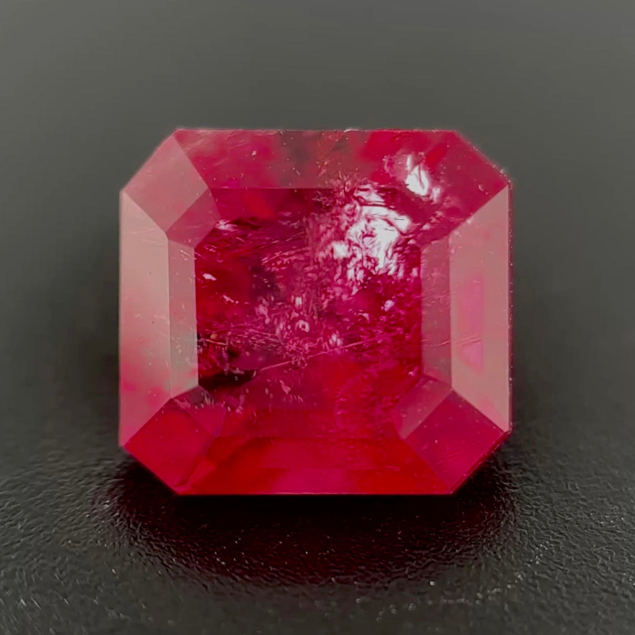Tormalina Rubellite Ottagono 2.15ct – Pietra Preziosa Rara per Gioielleria