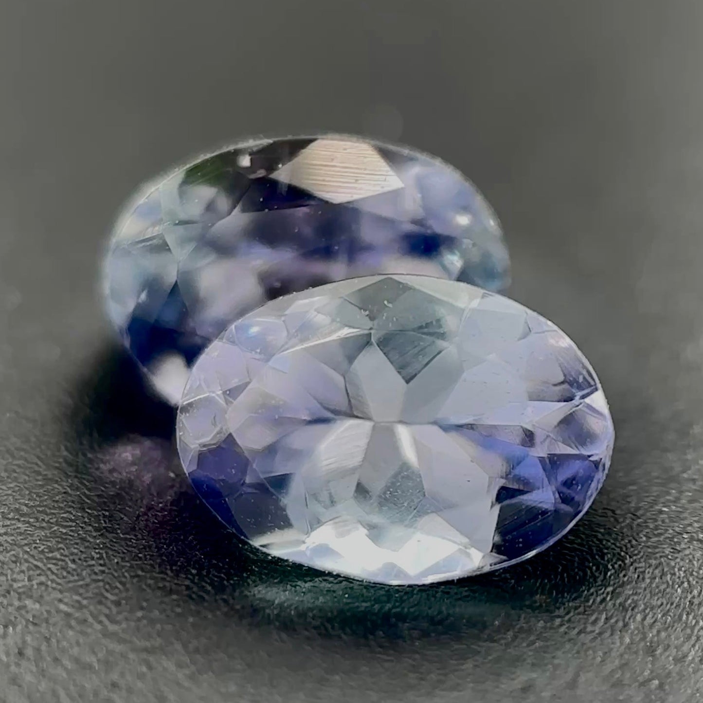 Tanzanite Naturale Unheat Ovali 1.60ct – Gemma Non Trattata per Gioielleria