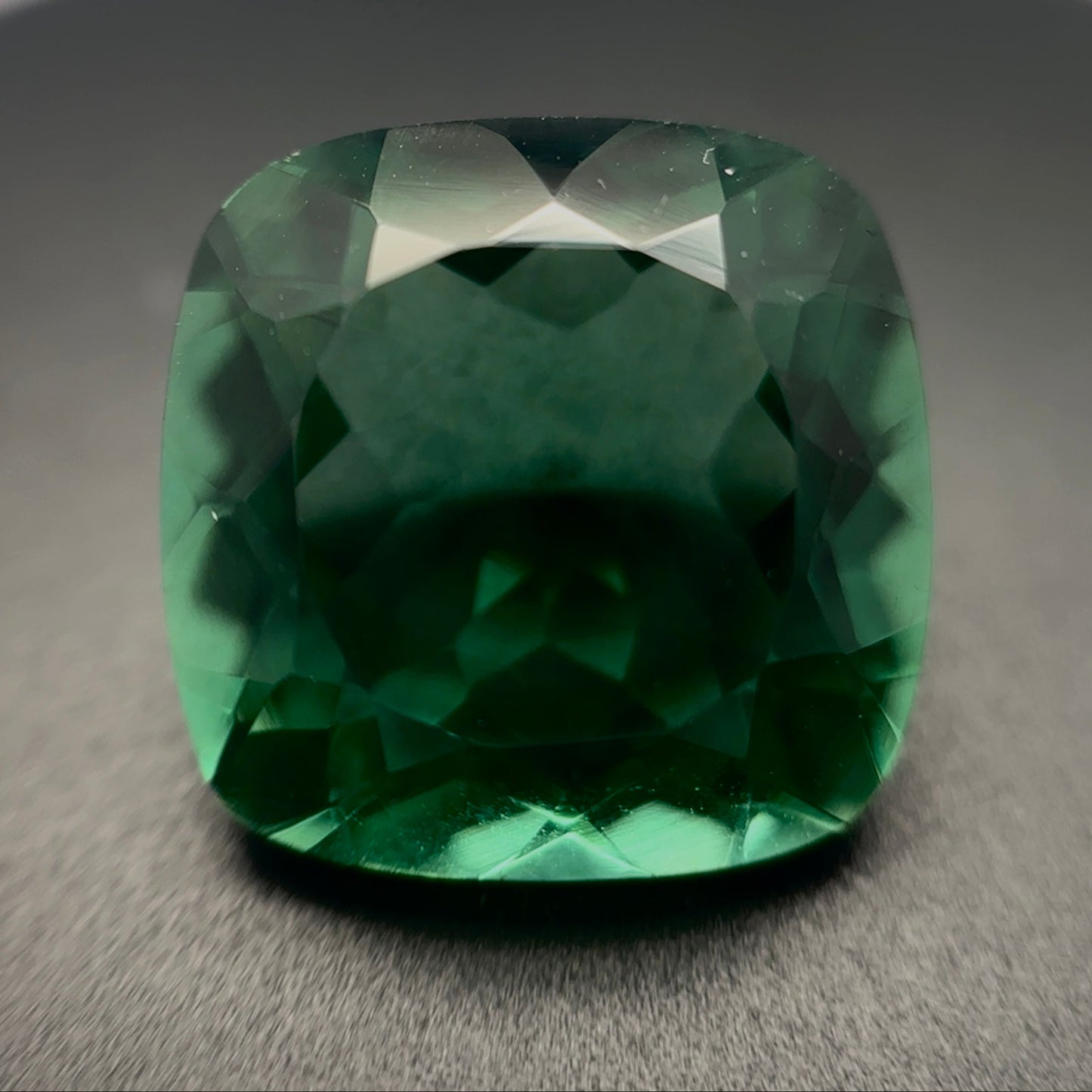 Quarzo Verde Naturale Cushion 16.50ct – Pietra Semipreziosa per Gioielleria