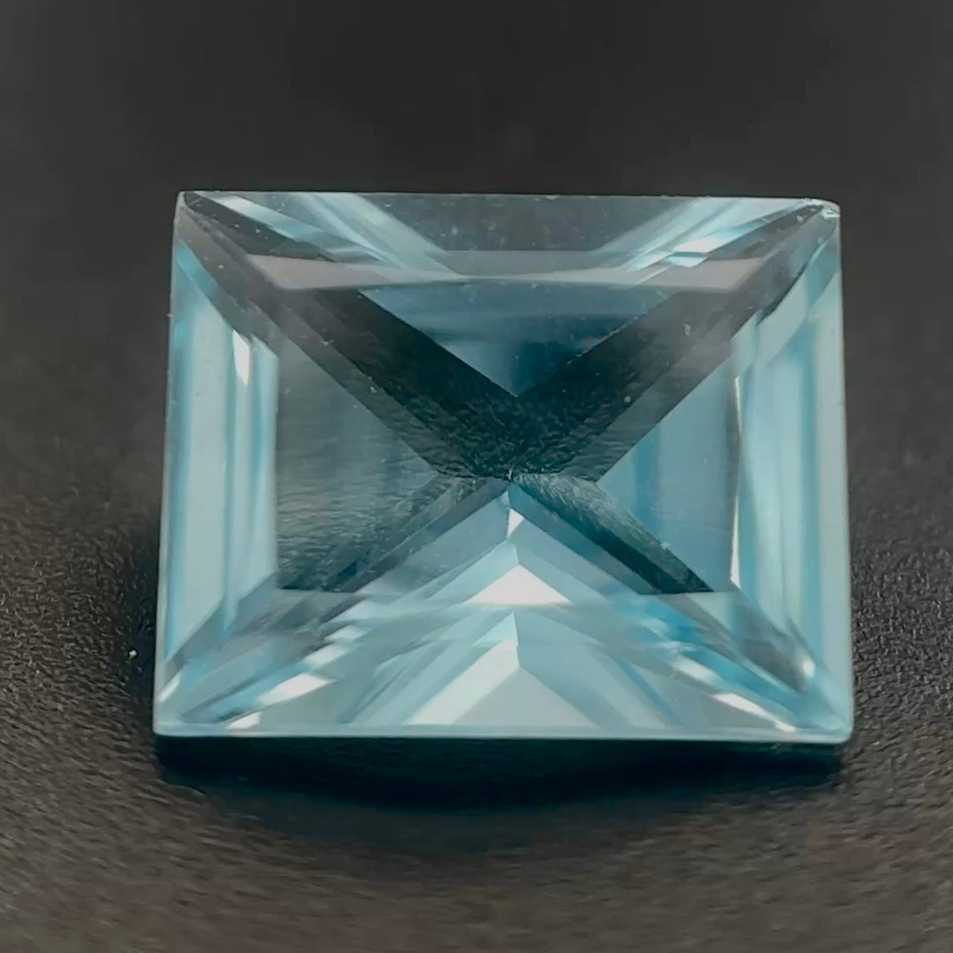 Topazio Sky Naturale Baguette 3.80ct – Pietra Preziosa Azzurra per Gioielleria