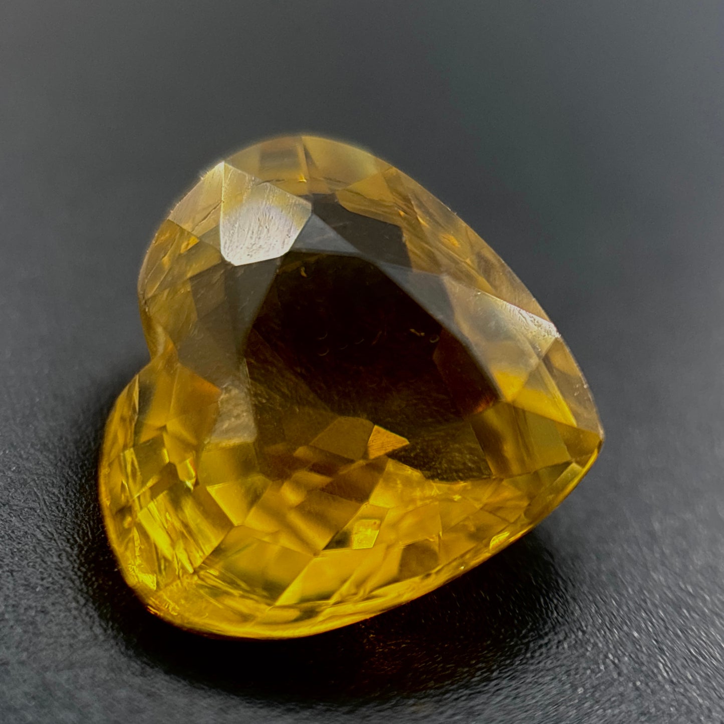 Tormalina Autumn Cuore 3.20ct – Pietra Preziosa per Gioielleria