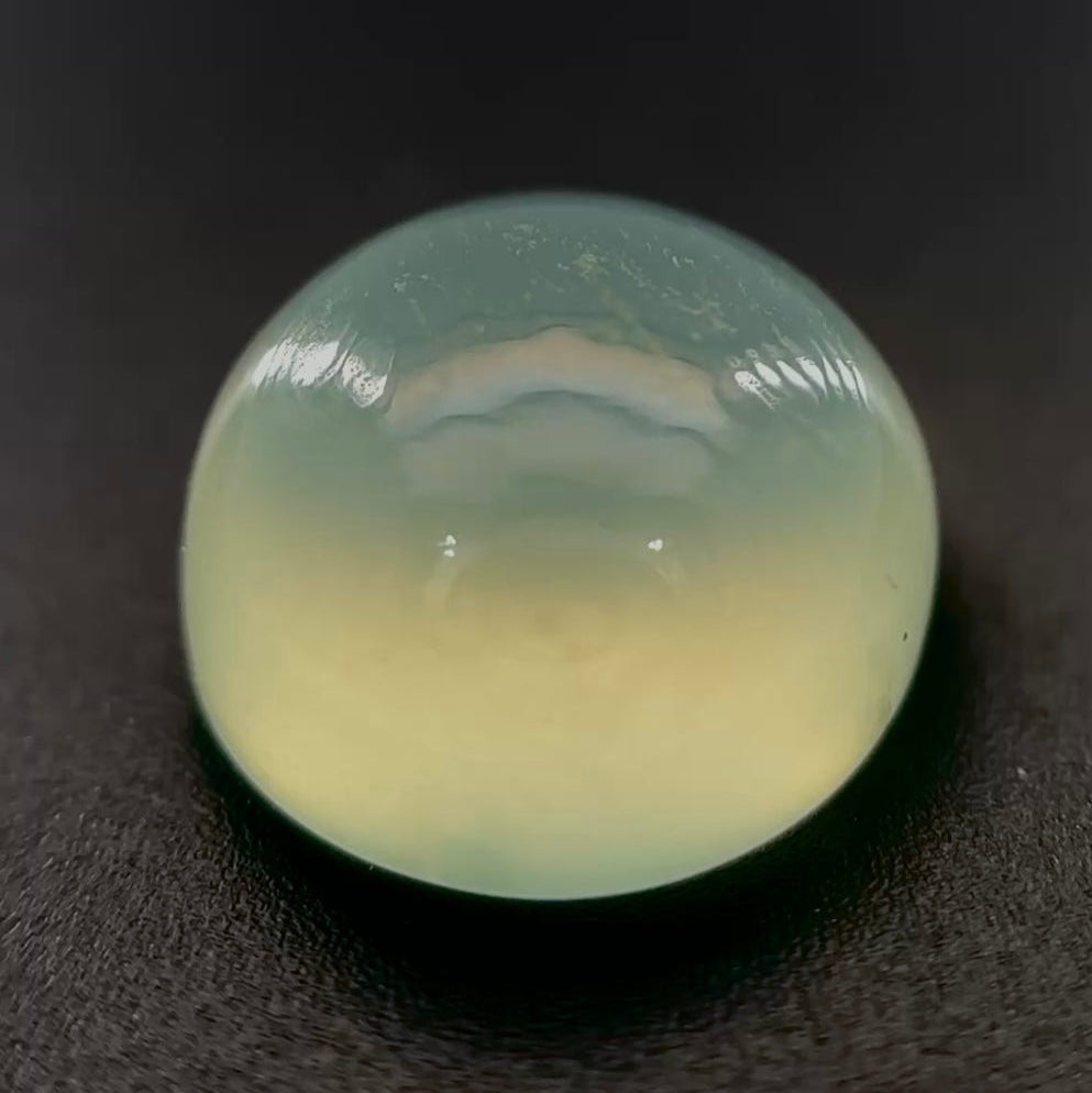 Prenite Naturale Tondo Cabochon 4.55ct – Pietra Semipreziosa Verde per Gioielleria