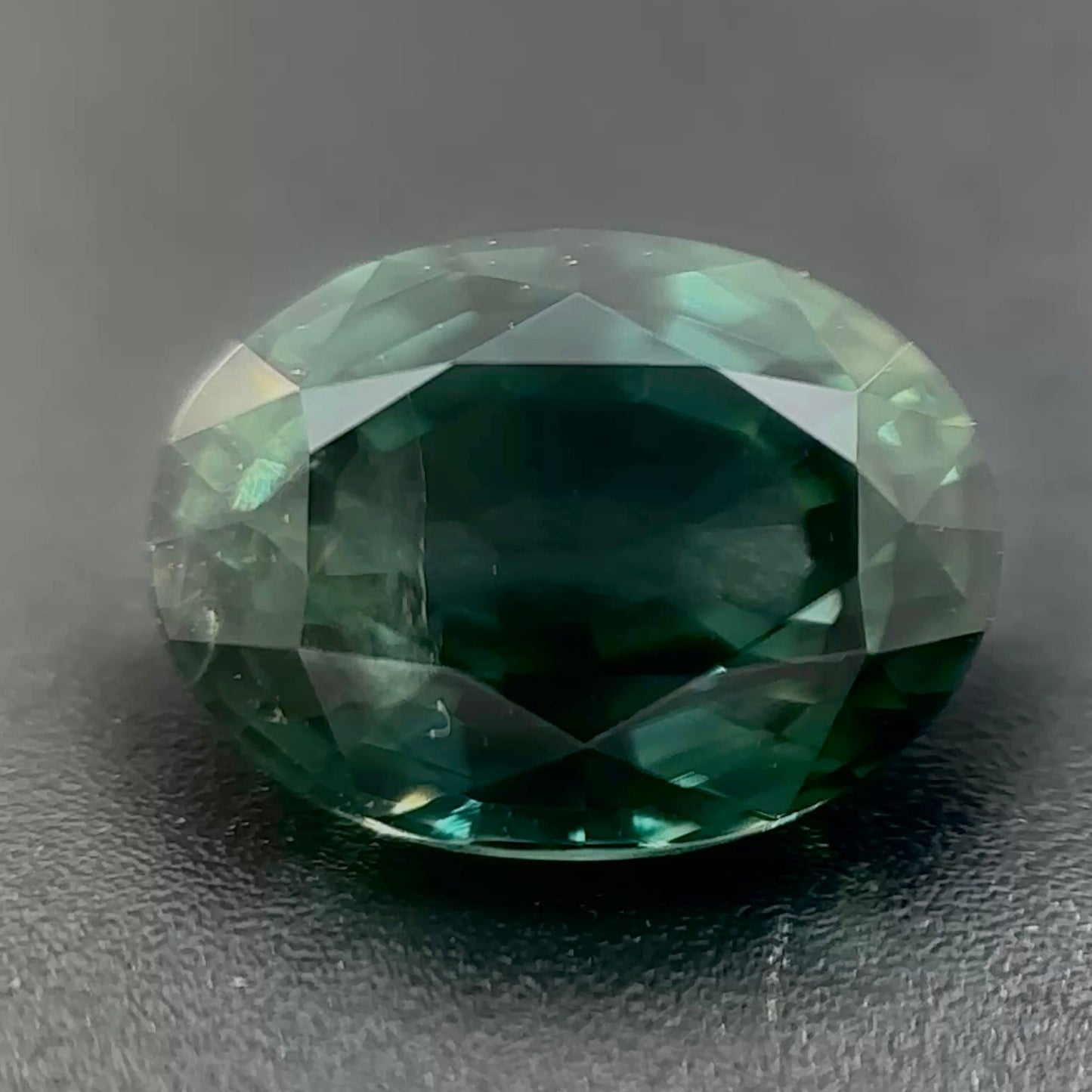 Zaffiro Australiano Naturale Ovale 1.95ct – Pietra Preziosa per Alta Gioielleria