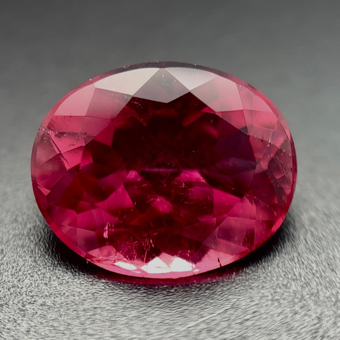 Tormalina Rubellite Ovale 3.50ct – Pietra Preziosa Rara per Gioielleria