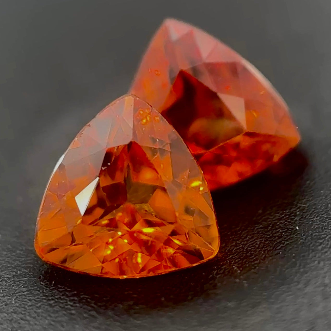 Spessartite Naturale Trillion 1.40ct – Granato Arancio Fuoco per Alta Gioielleria