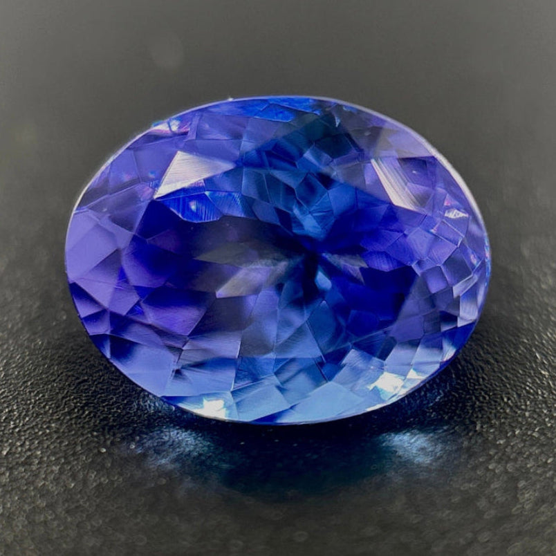 Tanzanite Naturale Ovale 2.40ct – Gemma Rara Blu-Viola per Alta Gioielleria