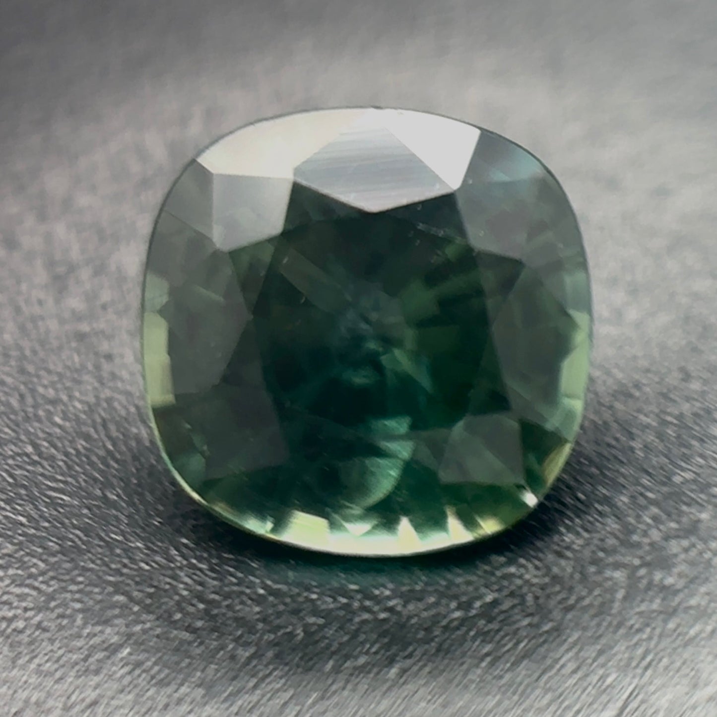 Zaffiro Verde Naturale Cushion 0.80ct – Pietra Preziosa per Alta Gioielleria