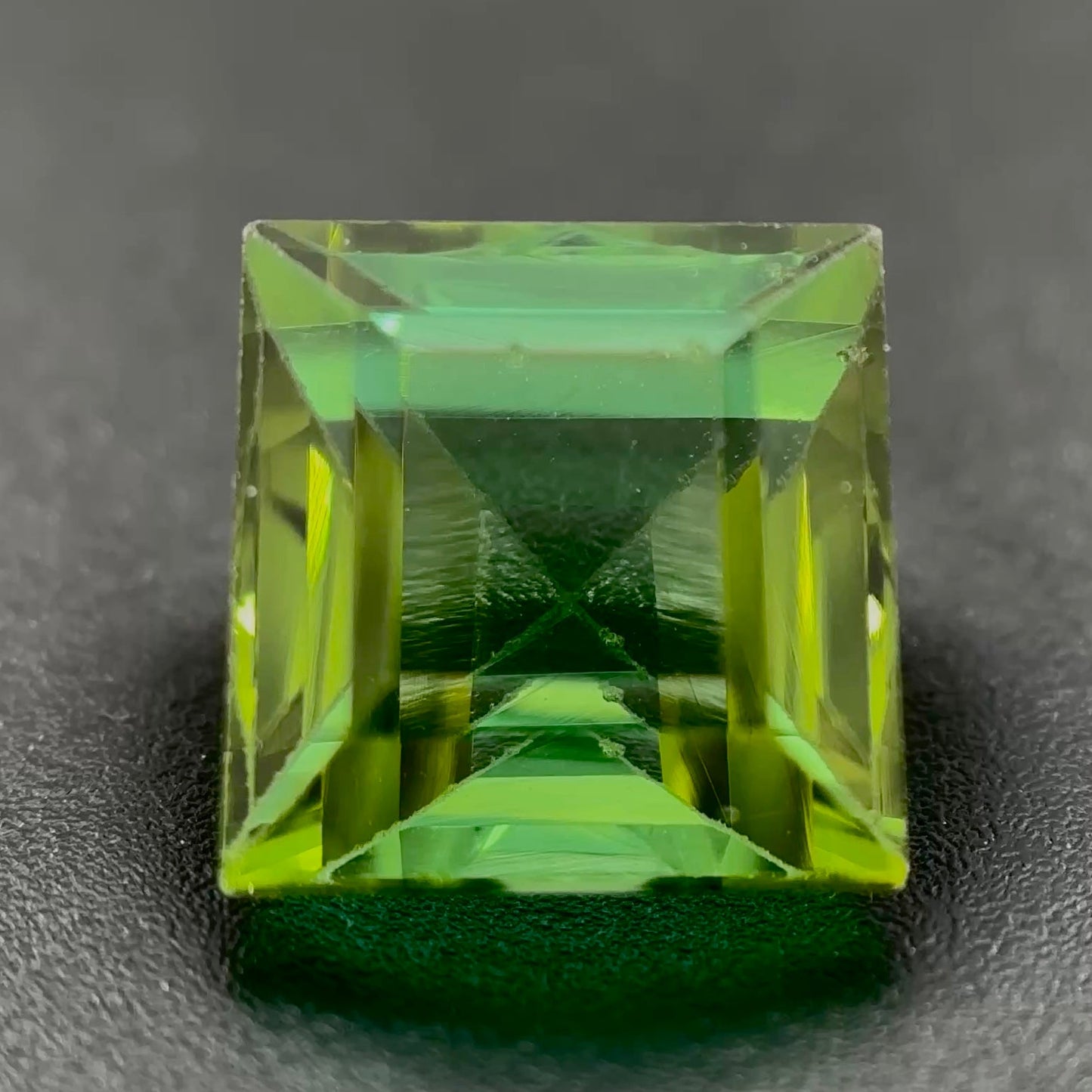 Tormalina Chrome Carre 2.50ct – Pietra Preziosa Rara per Gioielleria