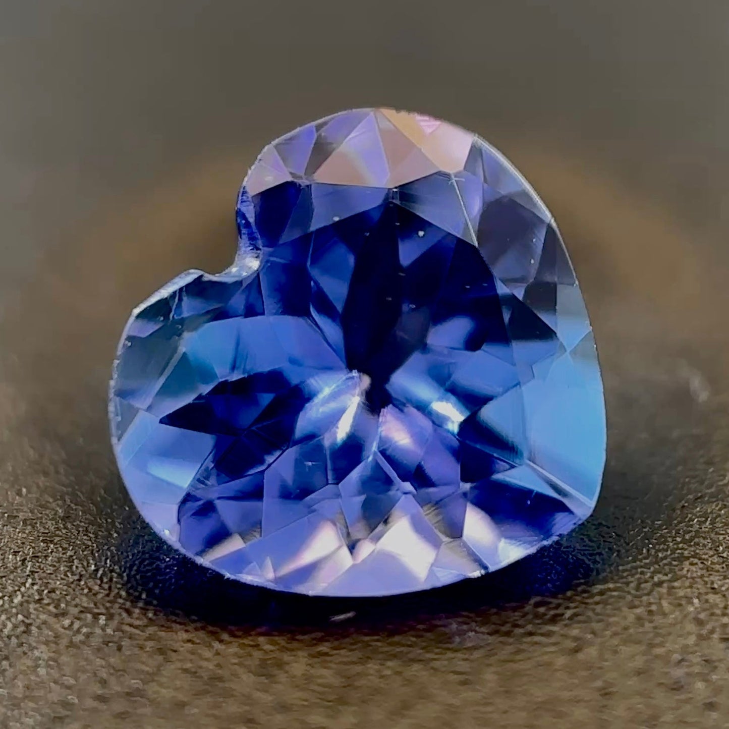 Tanzanite Naturale Cuore 1.20ct – Gemma Rara Blu-Viola Regalo di Lusso
