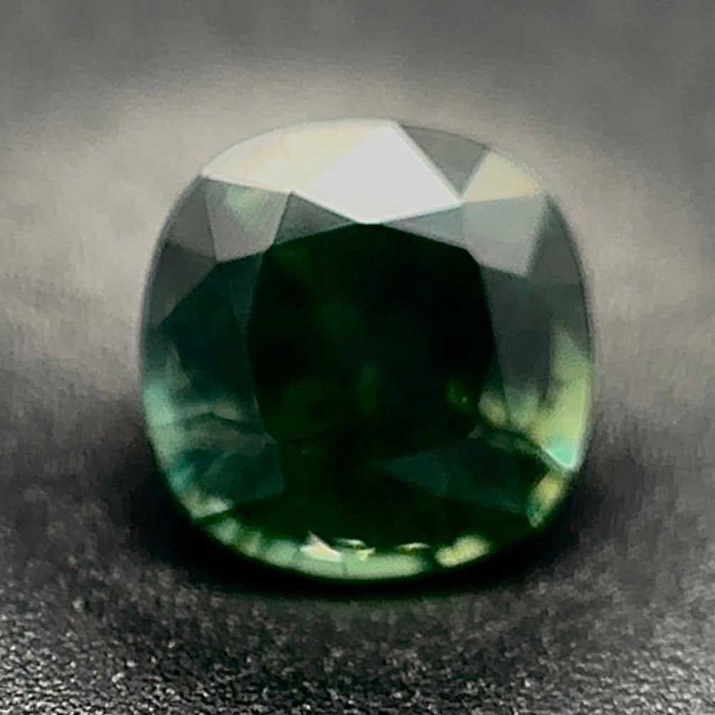 Zaffiro Verde Naturale Cushion 0.75ct – Pietra Preziosa per Alta Gioielleria