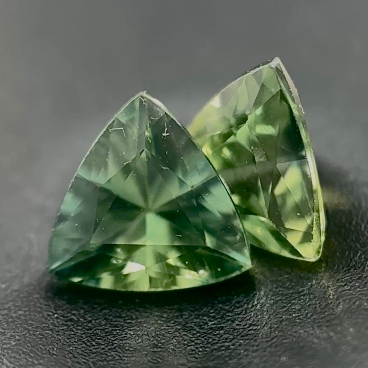 Zaffiro Verde Naturale Trillion 0.90ct – Pietra Preziosa per Alta Gioielleria