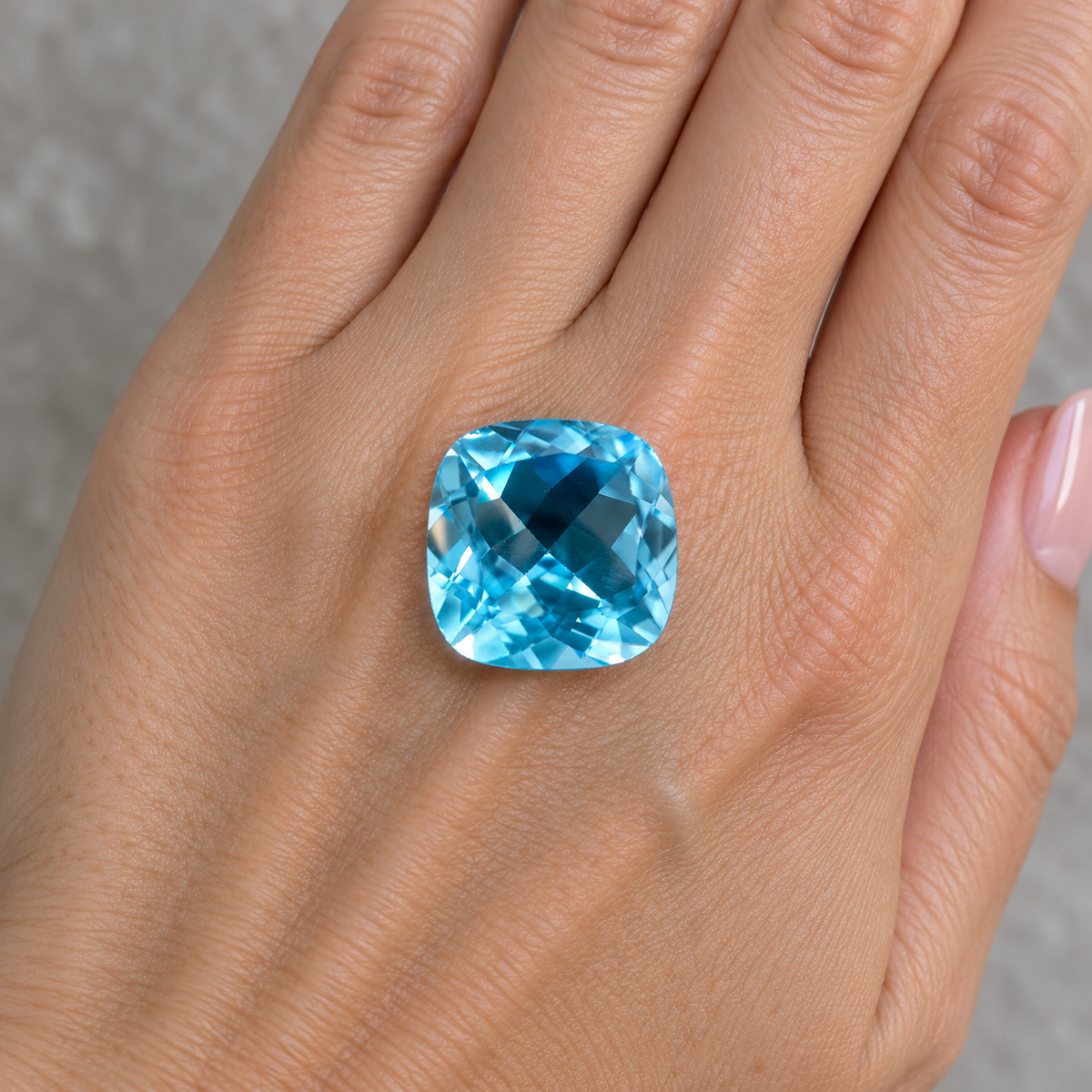 Topazio Sky Naturale Cushion 20.90ct – Pietra Preziosa Azzurra per Alta Gioielleria