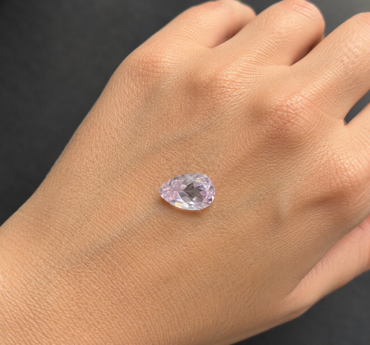 Kunzite Naturale Goccia 2.85ct Rosa-Lilla per Alta Gioielleria