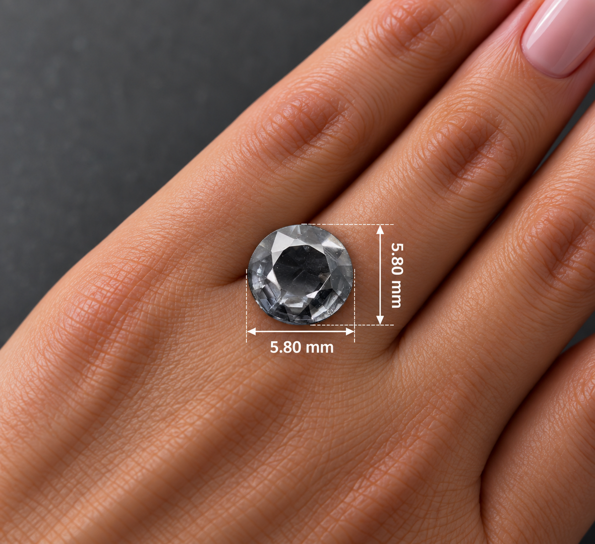 Spinello Grigio Naturale Tondo 0.85ct – Gemma Rara per Alta Gioielleria