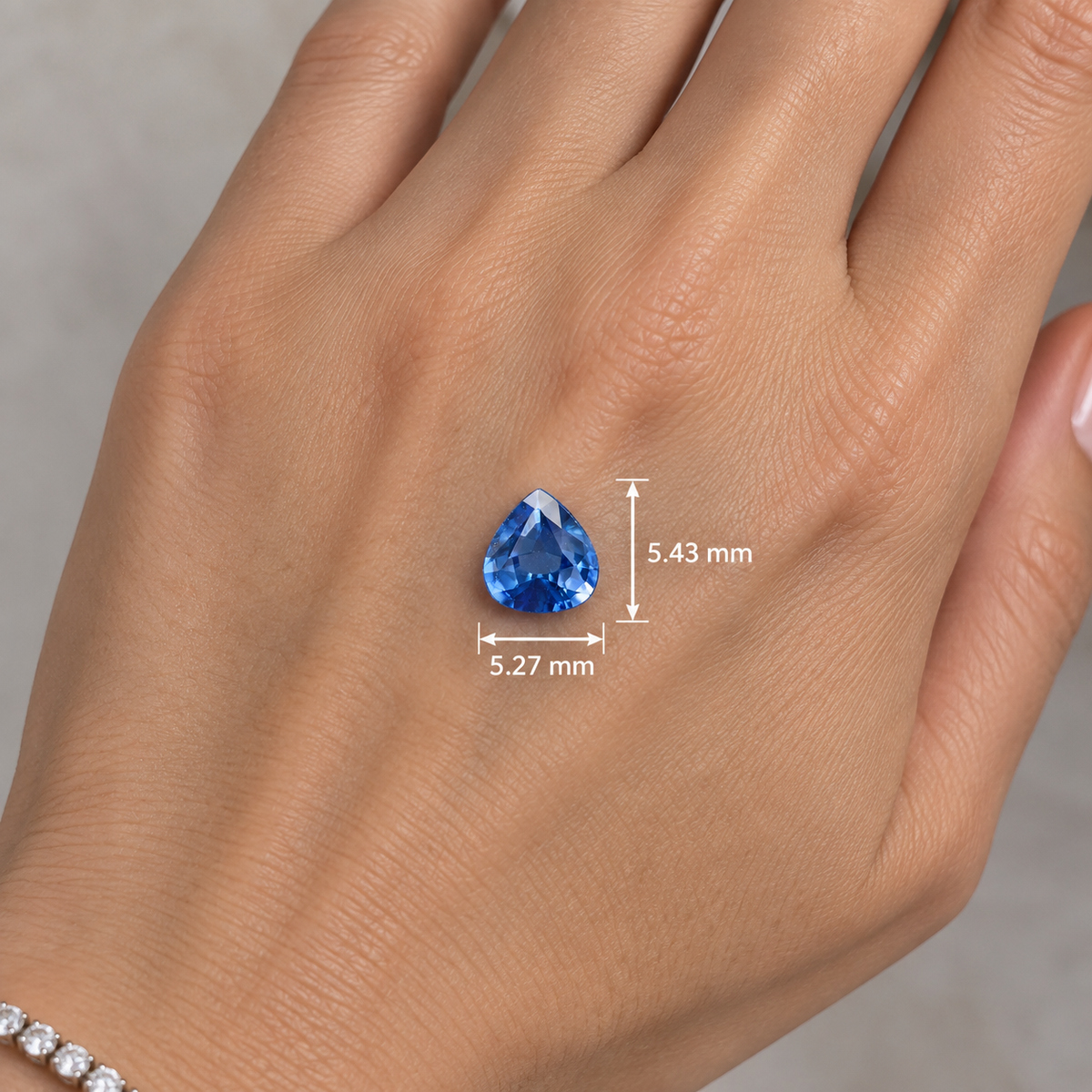 Zaffiro Blu Naturale Goccia 0.65ct – Pietra Preziosa per Alta Gioielleria