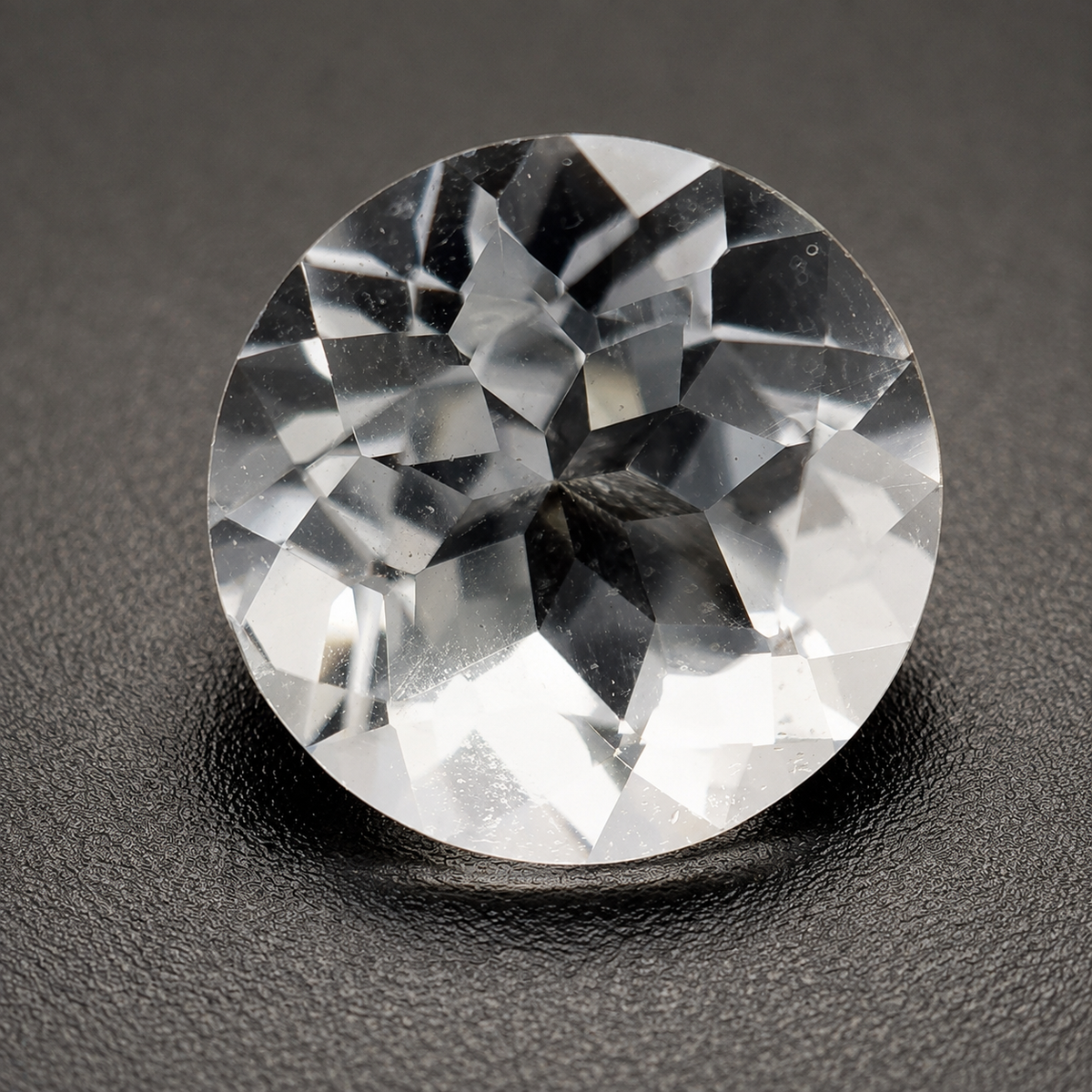 WHITE TOPAZ 🤍 CT 3.50