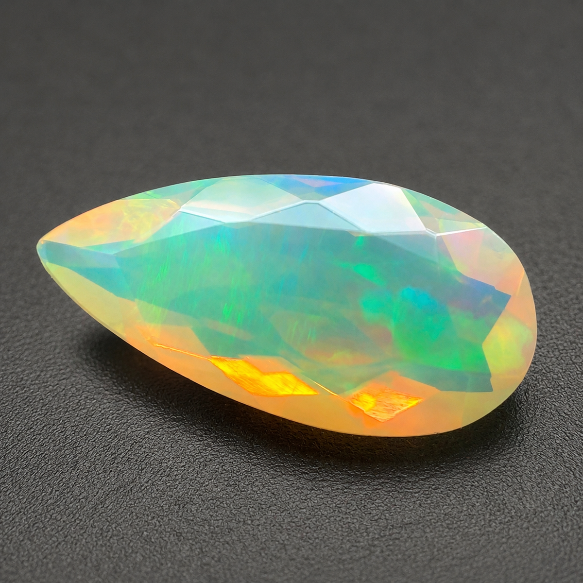 Opale Naturale Goccia 3.40ct – Gemma con Gioco di Colori per Gioielleria