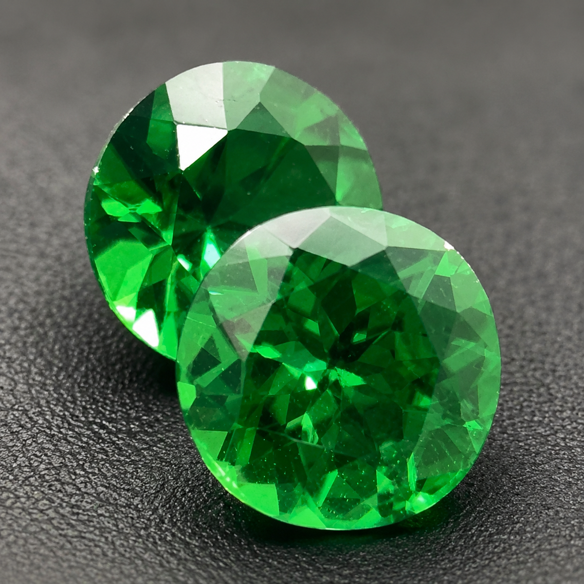 Tsavorite Naturale Tondi 0.55ct – Gemma Rara Verde per Gioielleria
