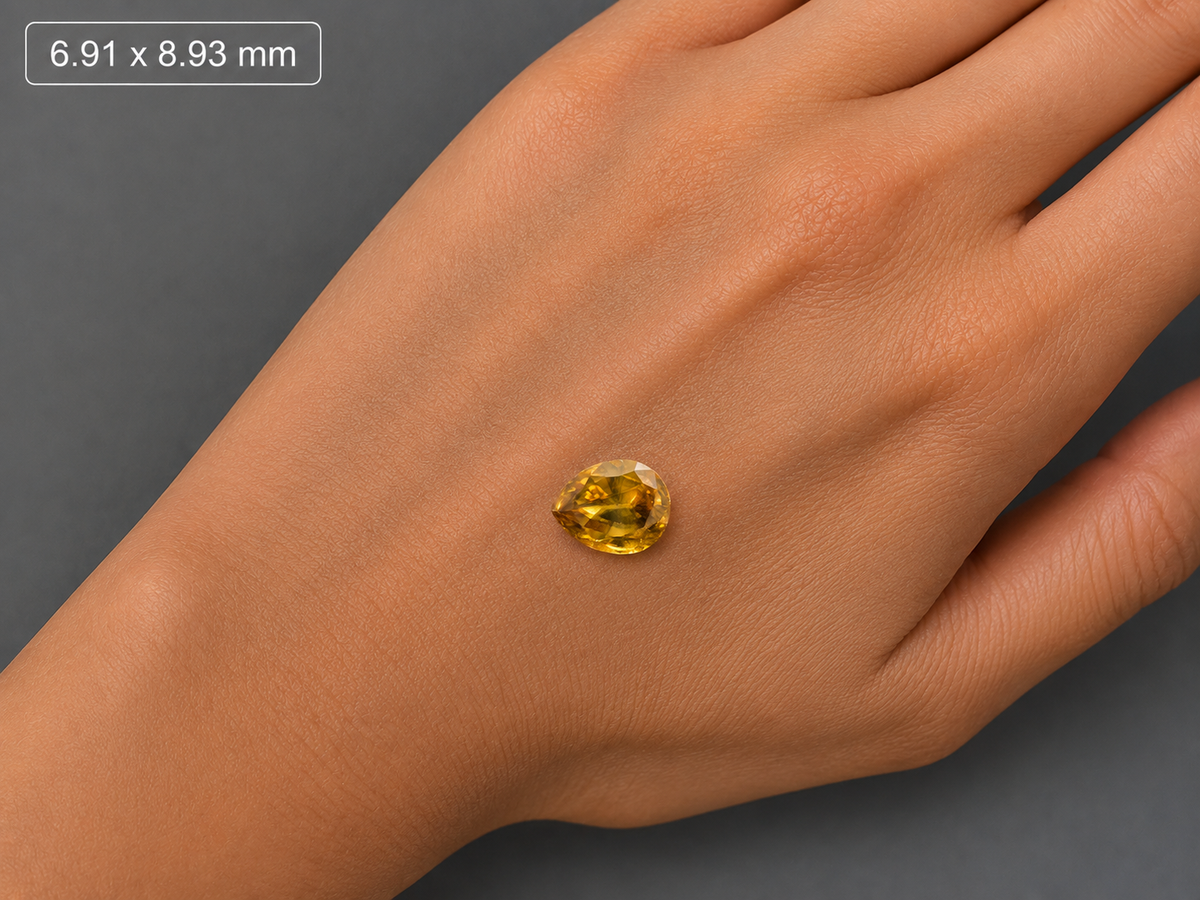 Sphene Naturale Goccia 2.55ct – Gemma Rara Dispersione Fuoco per Gioielleria