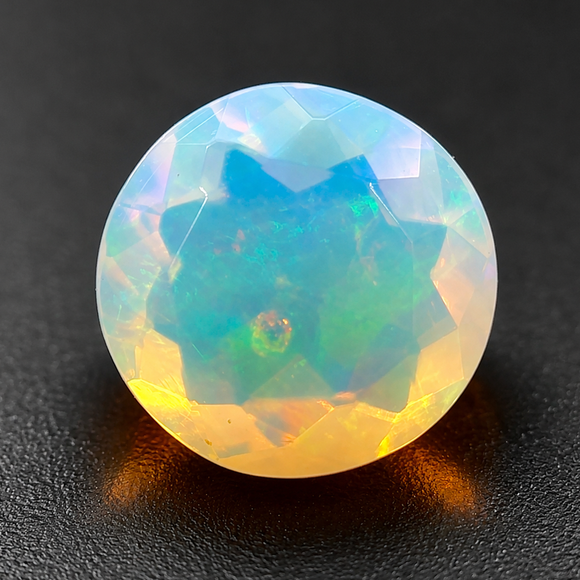 Opale Naturale Tondo 1.55ct – Gemma con Gioco di Colori per Gioielleria