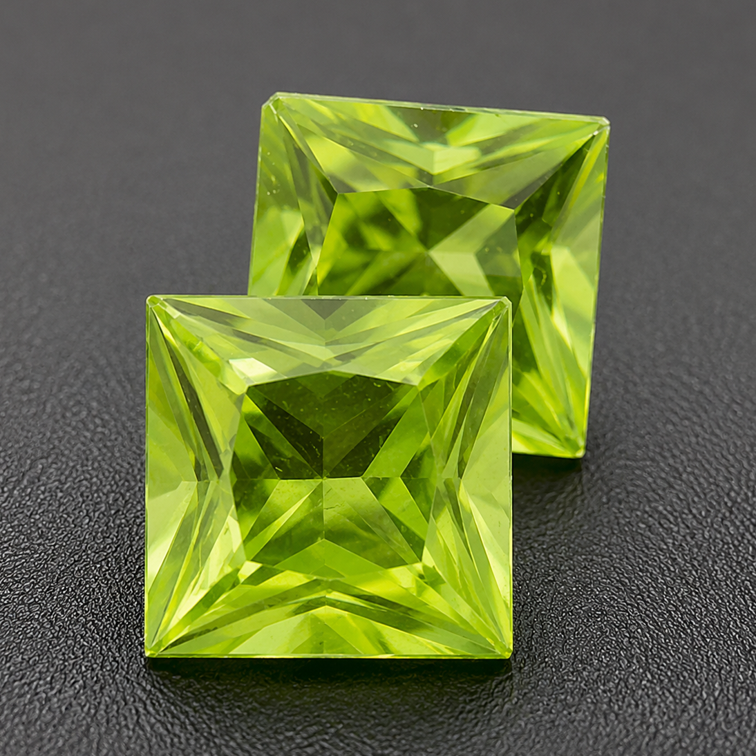 Peridot Naturale Carre 1.35ct – Pietra Preziosa Verde per Gioielleria