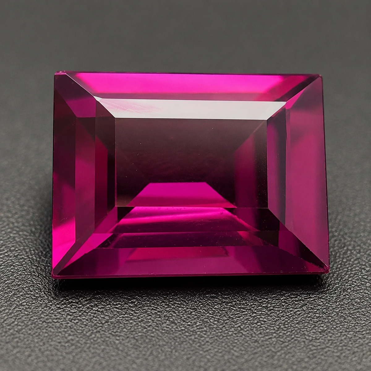 Rodolite Naturale Baguette 2.80ct – Granato Porpora per Alta Gioielleria