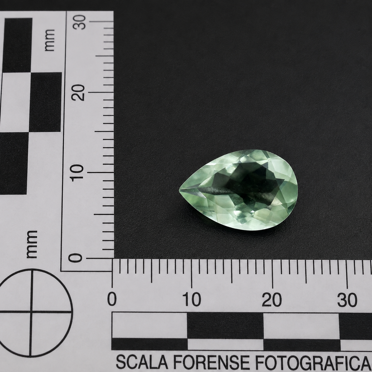 Praseolite Naturale Goccia 4.90ct – Quarzo Verde per Gioielleria