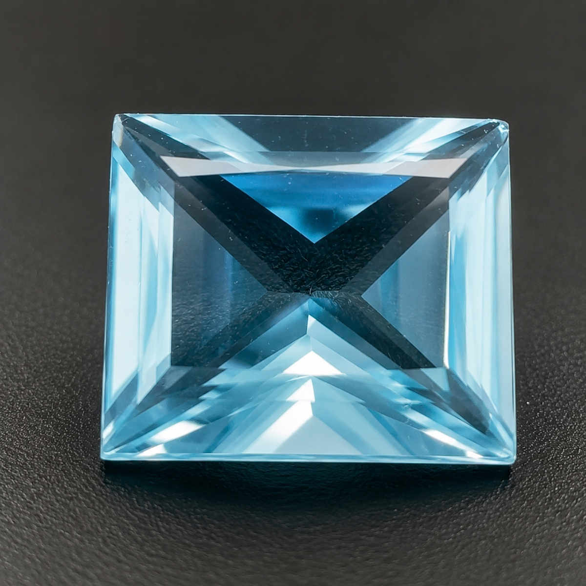 Topazio Sky Naturale Baguette 3.80ct – Pietra Preziosa Azzurra per Gioielleria