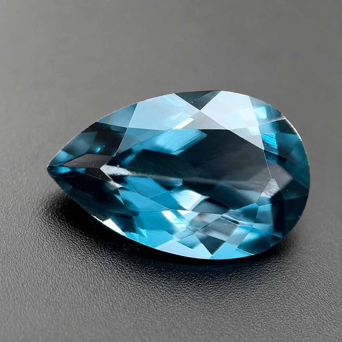 LONDON TOPAZ 💙 CT 3.15