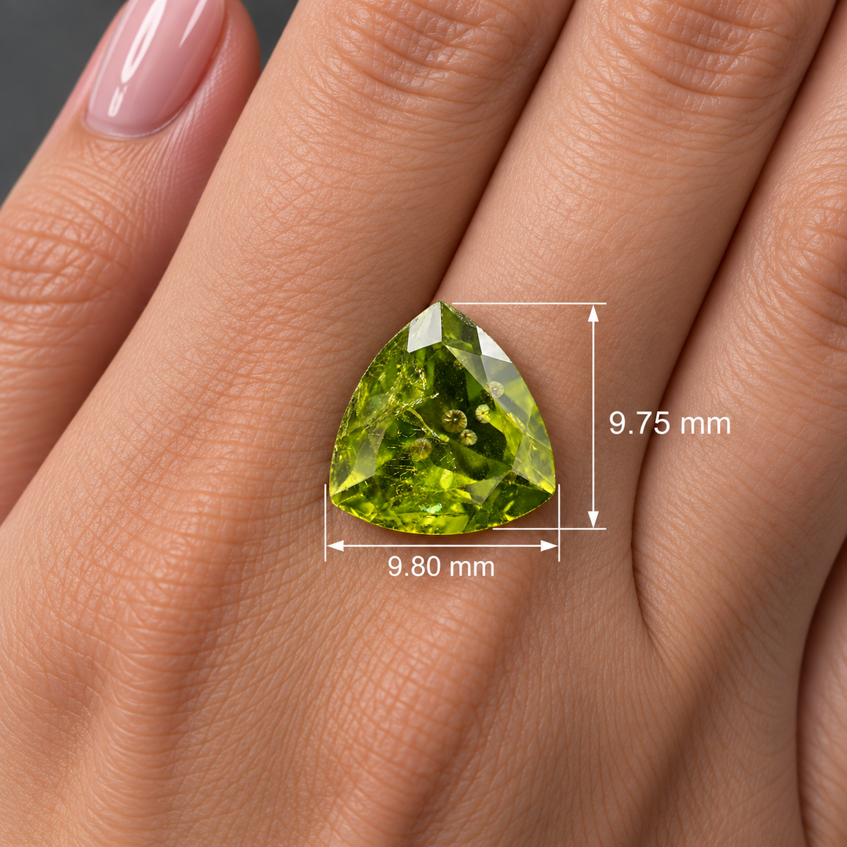 Peridot Naturale Trillion 4.15ct – Pietra Preziosa Verde per Gioielleria