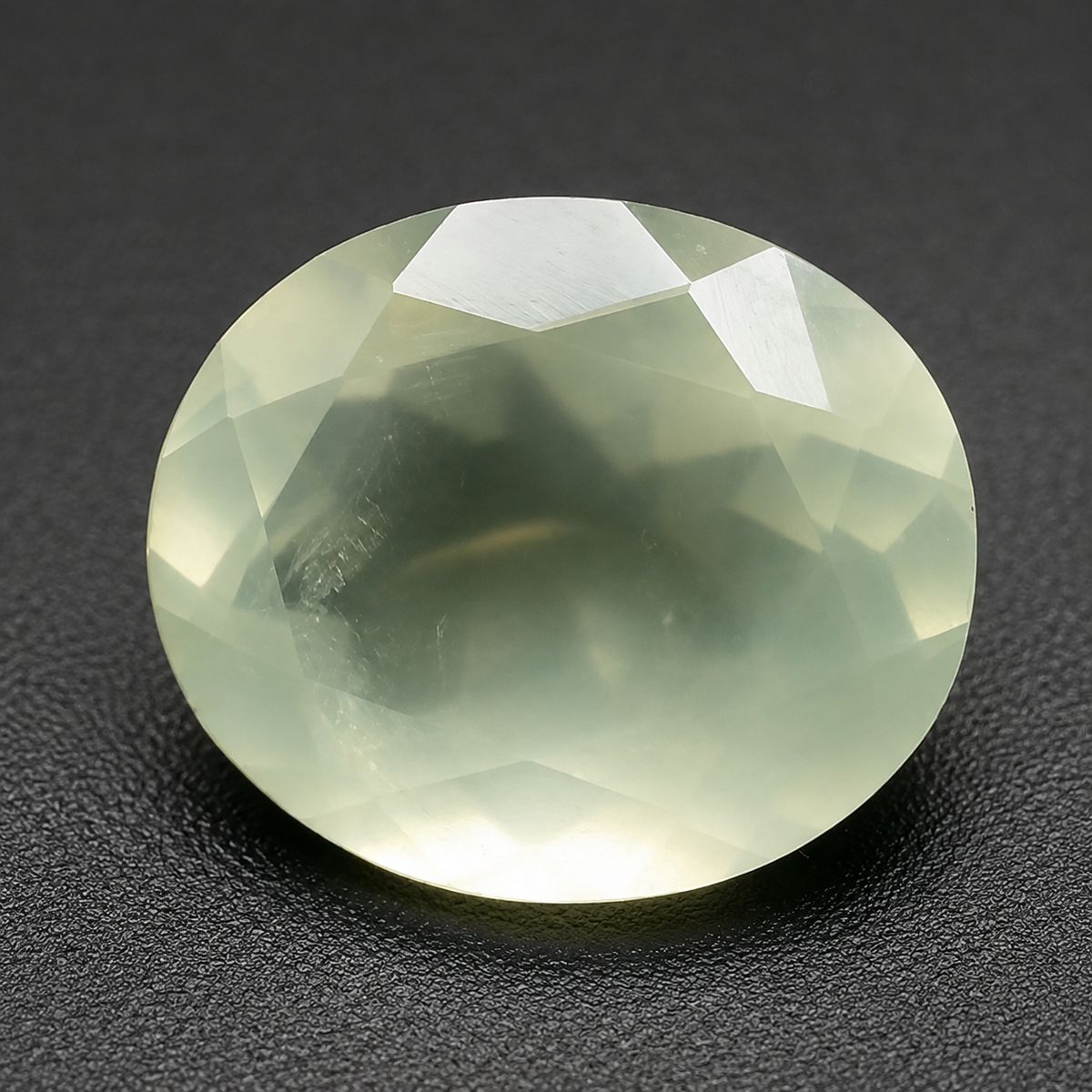Prenite Naturale Ovale 4.75ct – Pietra Sempreziosa Verde per Gioielleria
