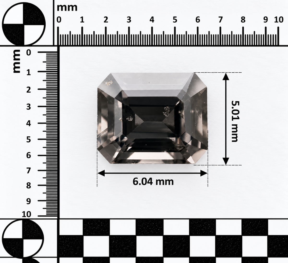 Spinello Grigio Naturale Ottagono 0.95ct – Gemma Rara per Alta Gioielleria