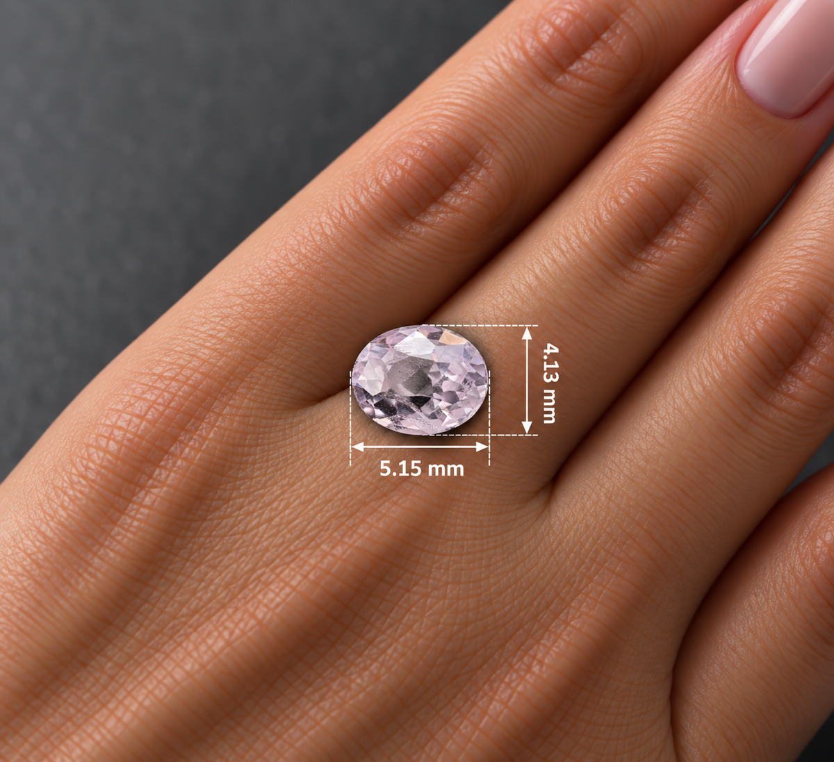 Spinello Grigio Naturale Ovale 0.55ct – Gemma Rara per Alta Gioielleria