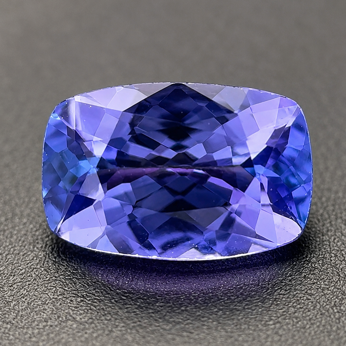 Tanzanite Naturale Cushion 1.25ct – Gemma Rara Viola per Gioielleria