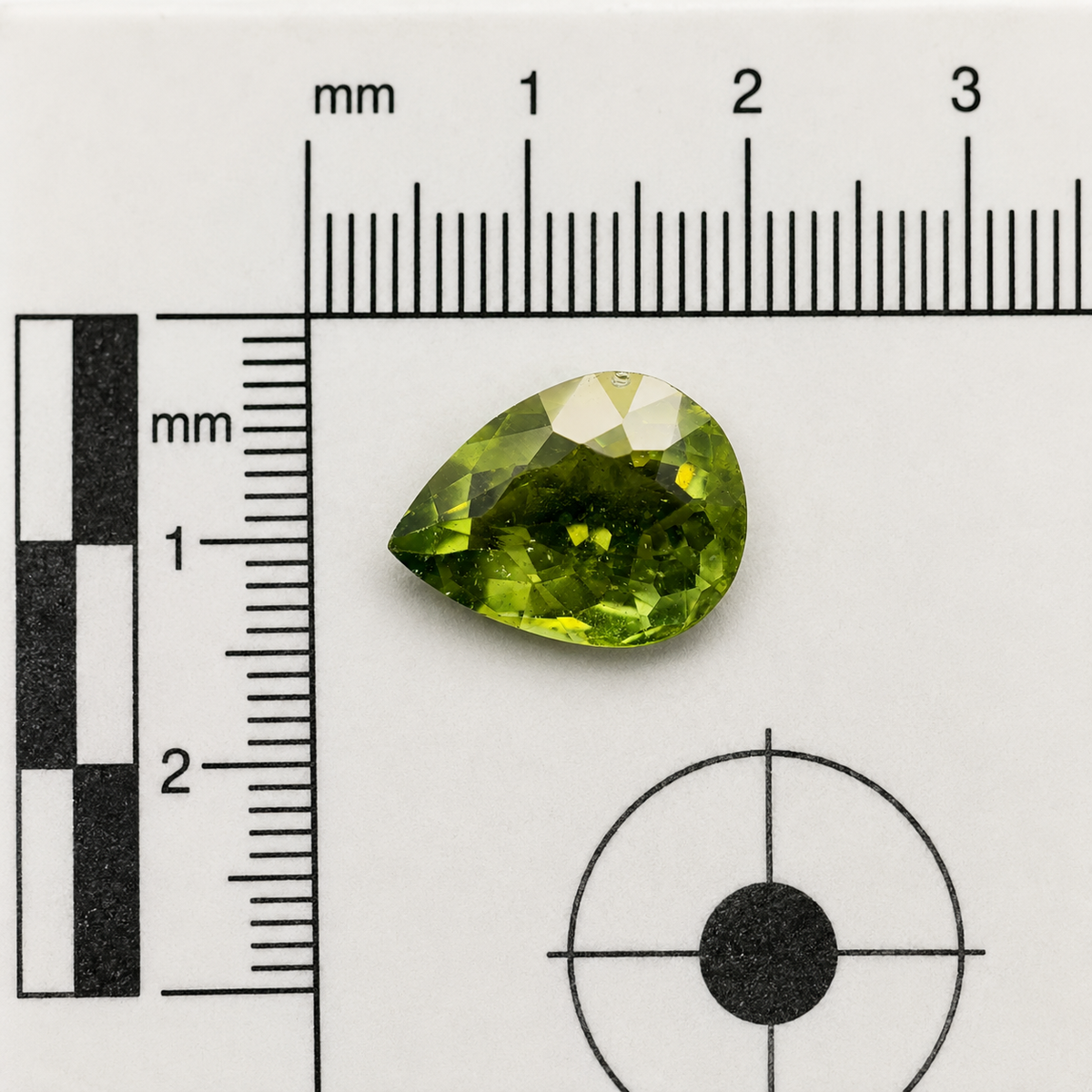 Apatite Naturale Goccia 8.85ct – Pietra Preziosa Verde per Gioielleria