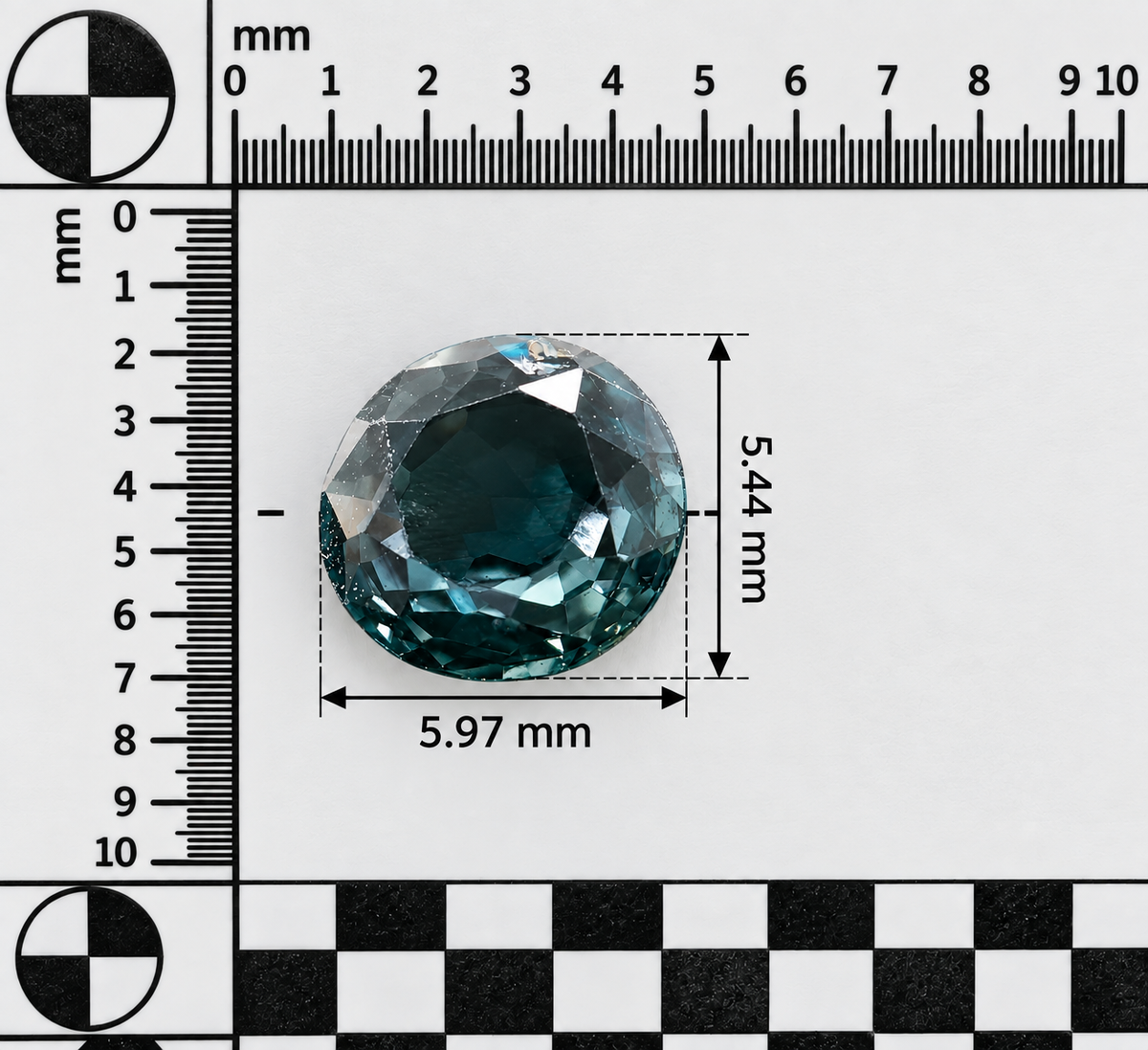 Spinello Grigio Naturale Ovale 0.95ct – Gemma Rara per Alta Gioielleria
