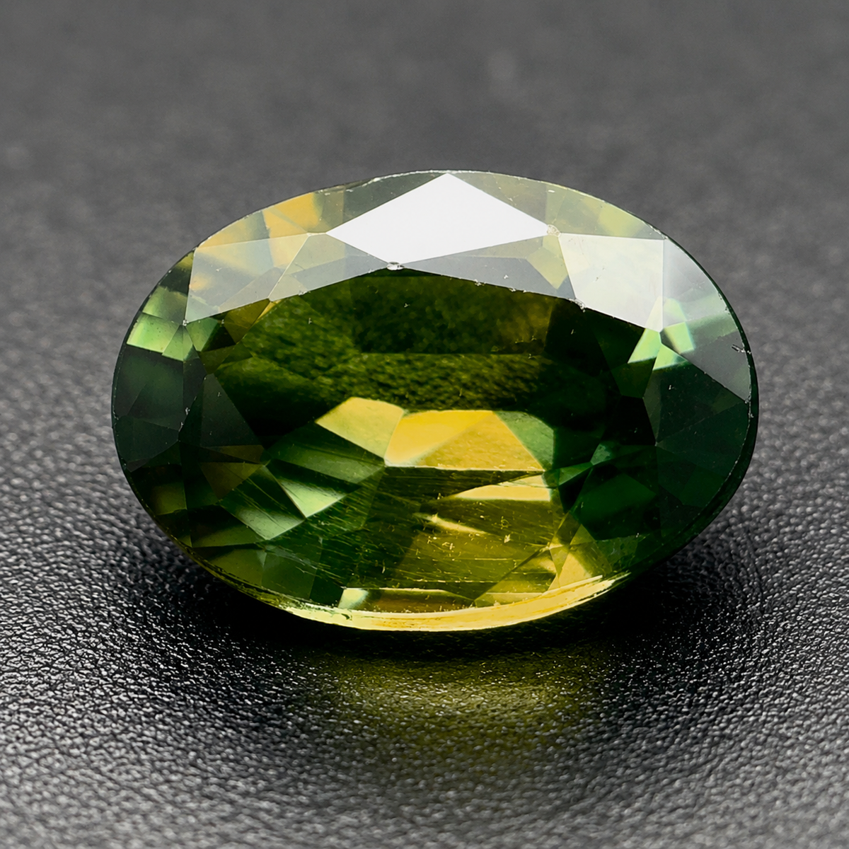 Zaffiro Bicolore Naturale Ovale 1.50ct – Pietra Preziosa Rara per Alta Gioielleria