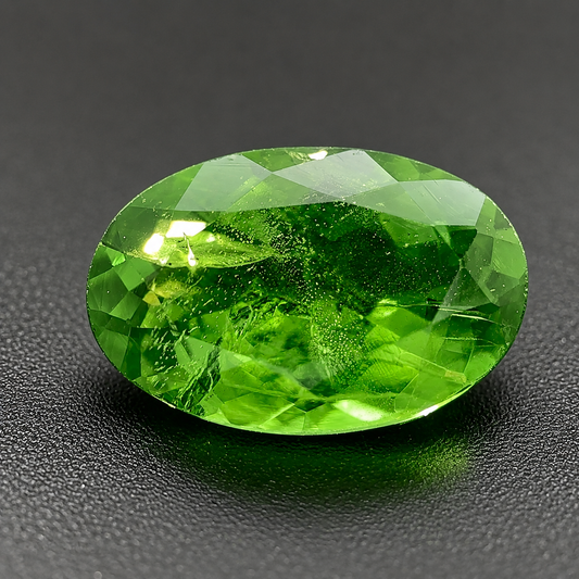 Tsavorite Naturale Ovale 1.45ct – Gemma Rara Verde per Gioielleria