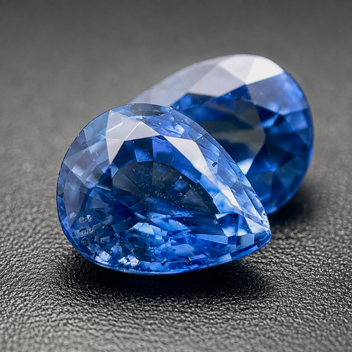 Zaffiro Blu Naturale Gocce 1.25ct – Pietra Preziosa per Alta Gioielleria