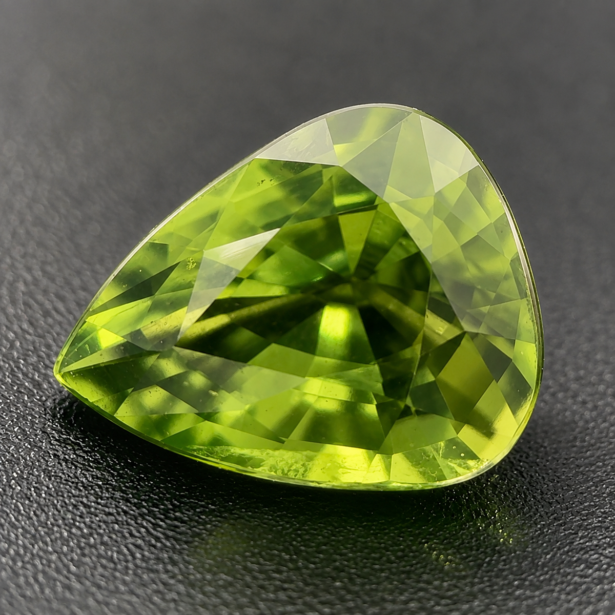 Zaffiro Verde Naturale Goccia 1.50ct – Pietra Preziosa per Alta Gioielleria