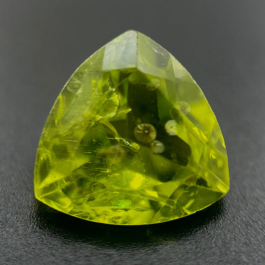 Peridot Naturale Trillion 4.15ct – Pietra Preziosa Verde per Gioielleria