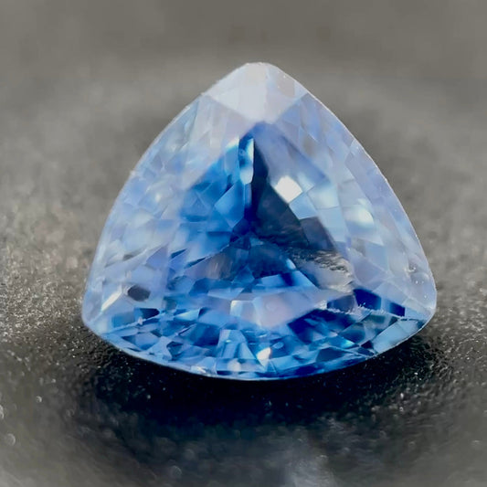 Zaffiro Blu Naturale Trillion 0.65ct – Pietra Preziosa per Alta Gioielleria