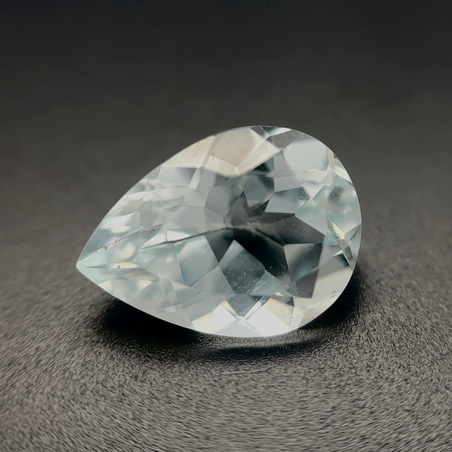 WHITE TOPAZ 🤍 CT 6.10